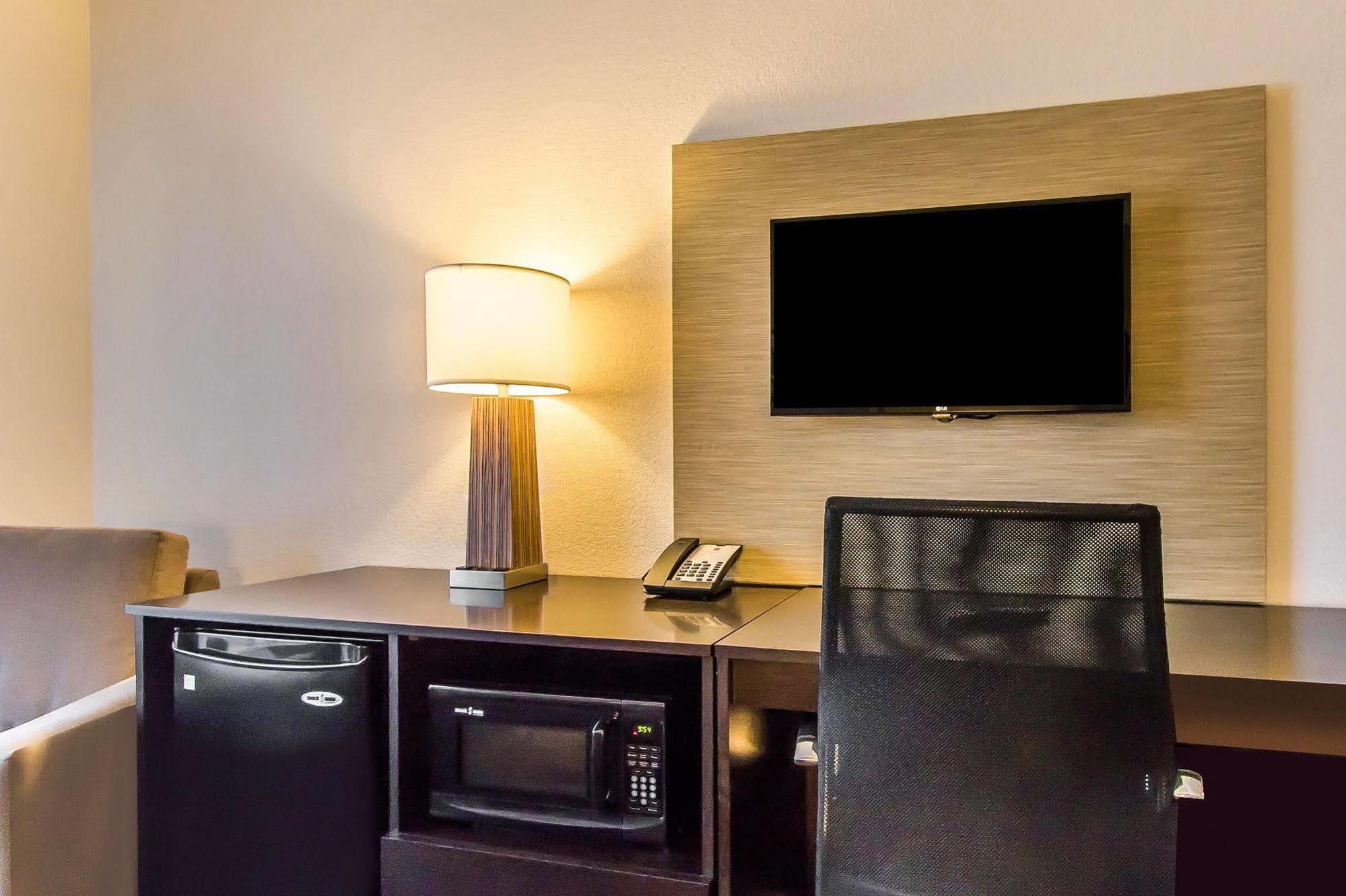 Wingate By Wyndham Jonesboro Hodge Hotel Екстериор снимка