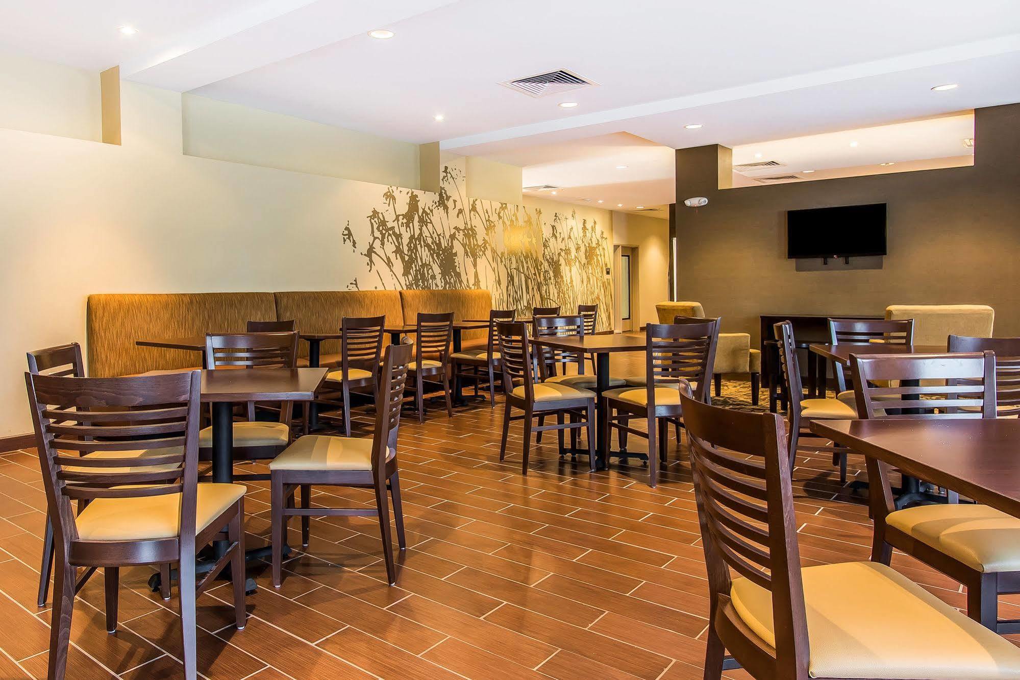 Wingate By Wyndham Jonesboro Hodge Hotel Екстериор снимка
